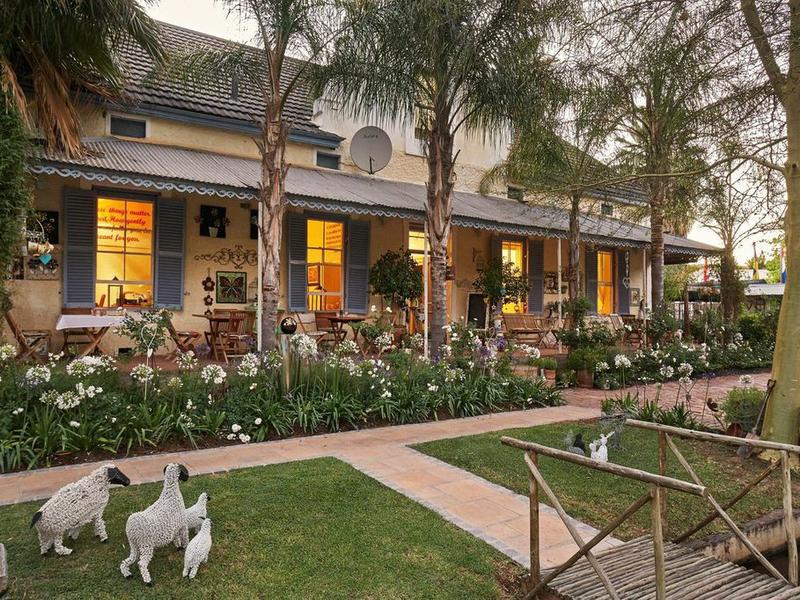 Yellow Aloe Guest House - Southern Sky Adventures